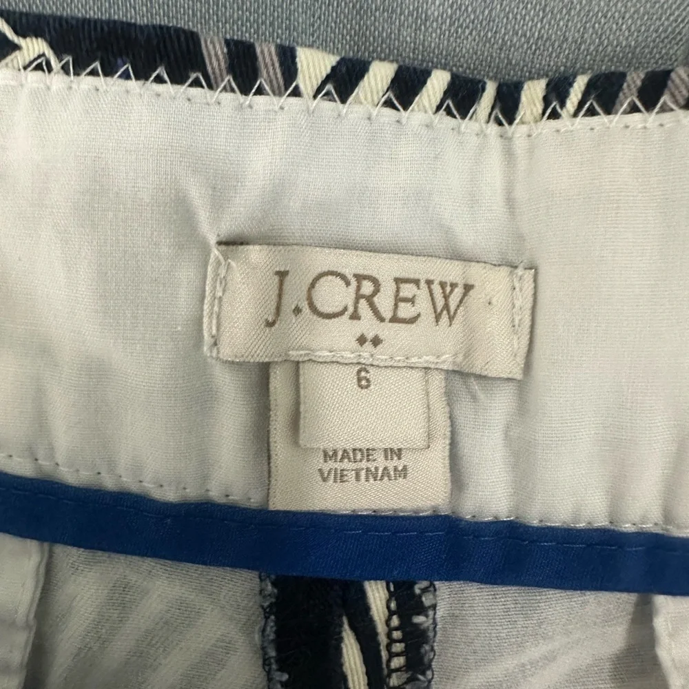 Women’s J. Crew Patterned Shorts | Size 6 - Picture 5 of 6